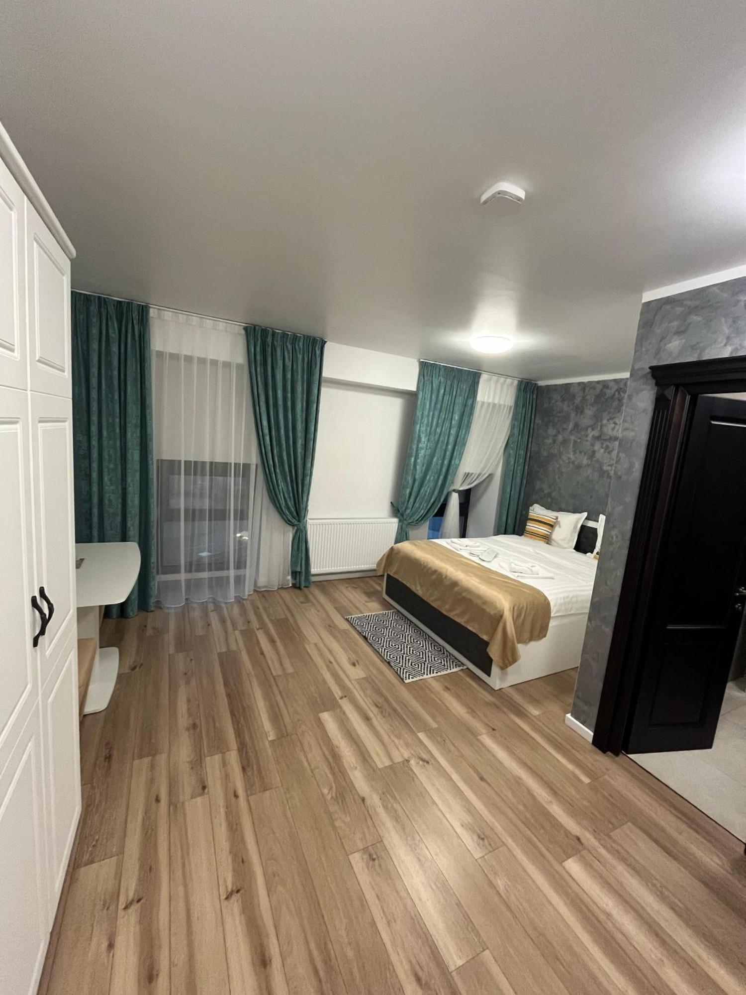 Grey Boutique Hotel Palas Iasi Extérieur photo