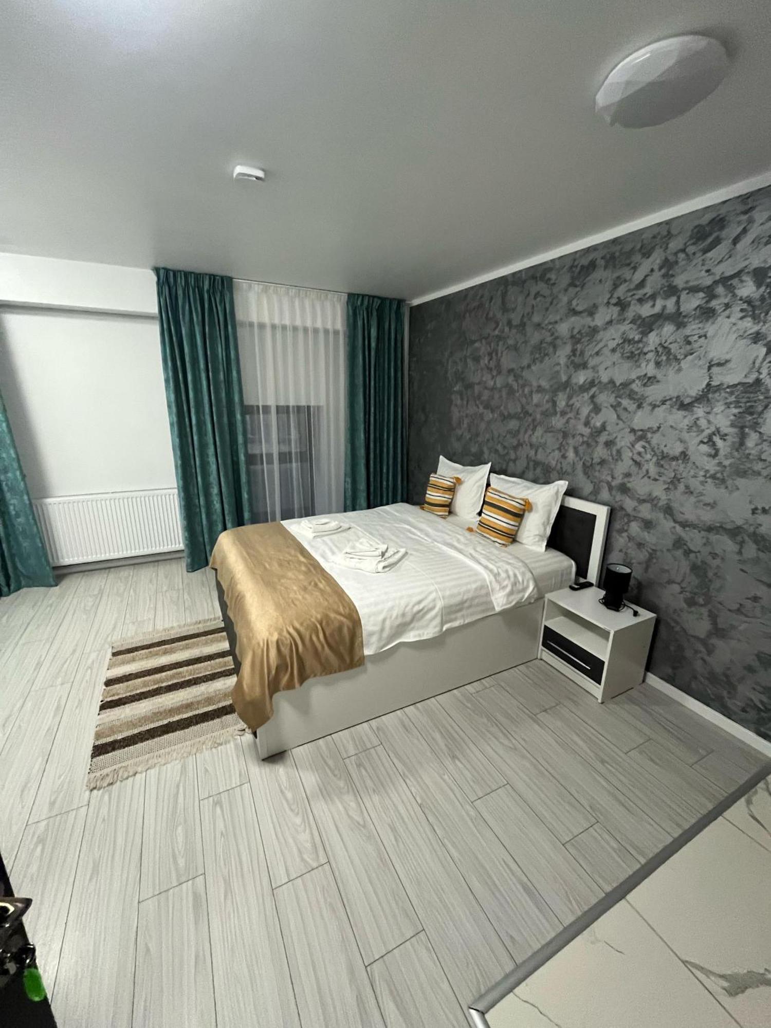 Grey Boutique Hotel Palas Iasi Extérieur photo