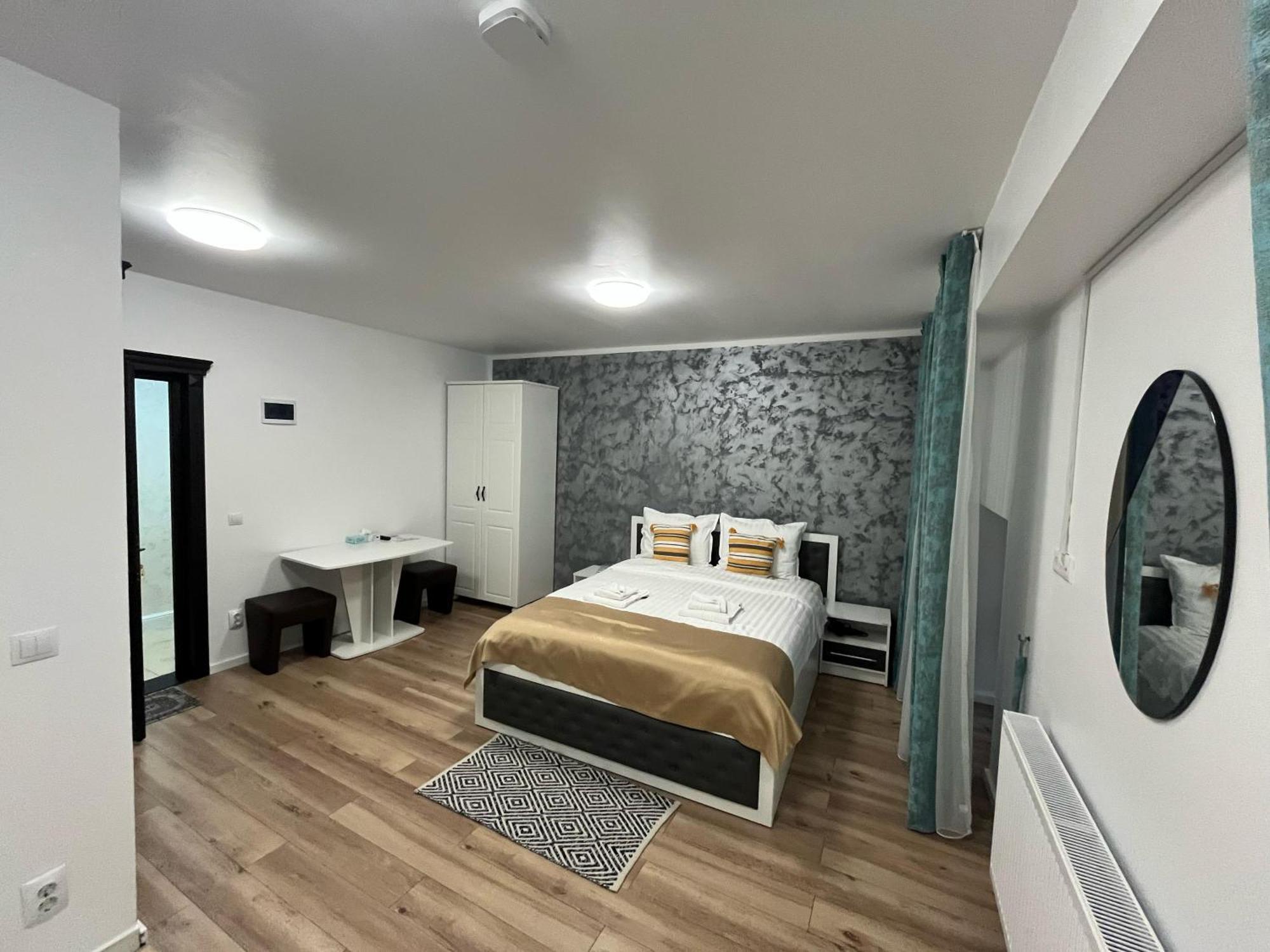 Grey Boutique Hotel Palas Iasi Extérieur photo