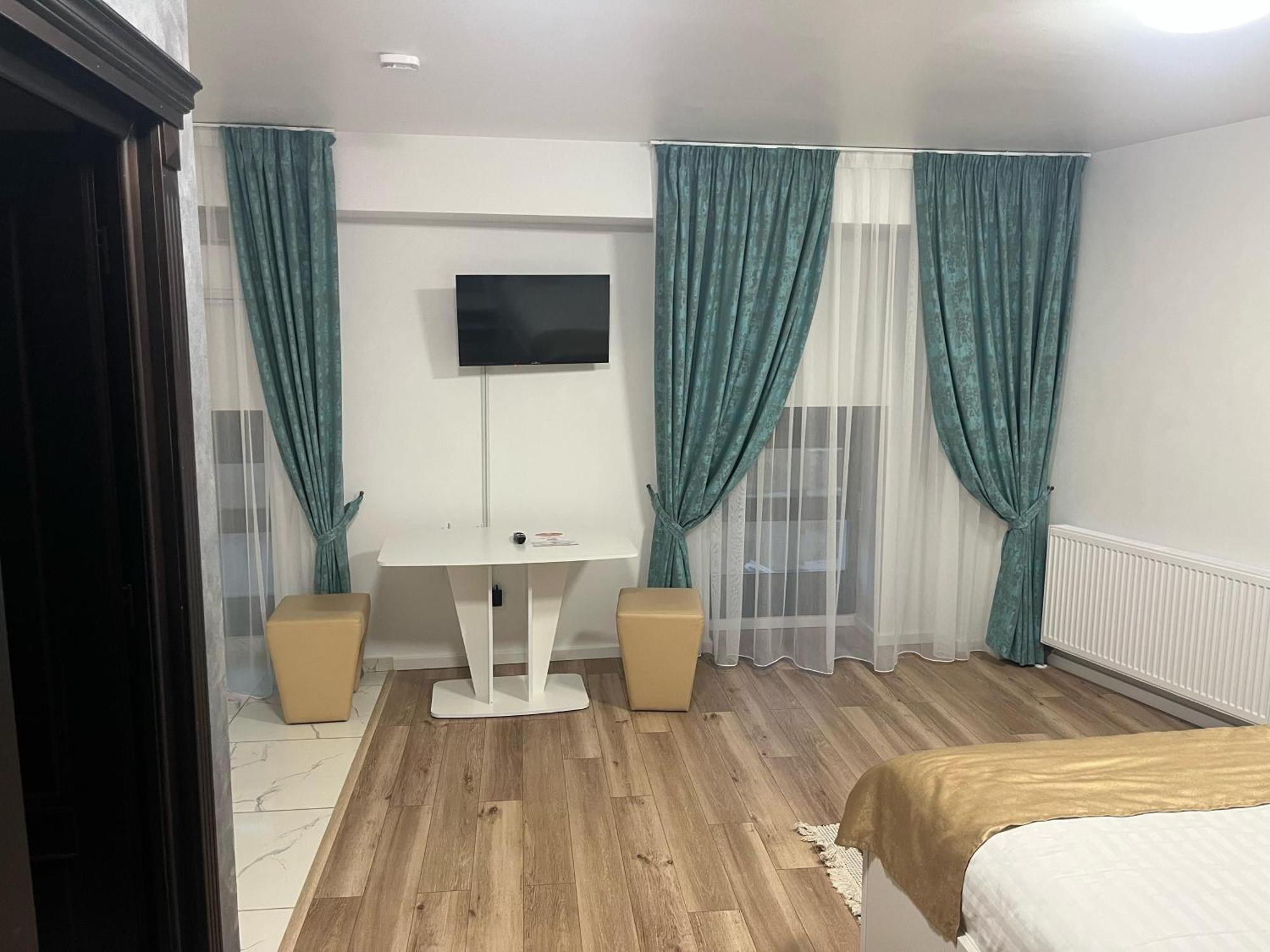 Grey Boutique Hotel Palas Iasi Extérieur photo