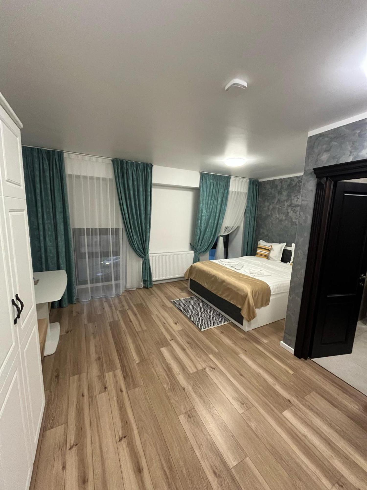 Grey Boutique Hotel Palas Iasi Extérieur photo