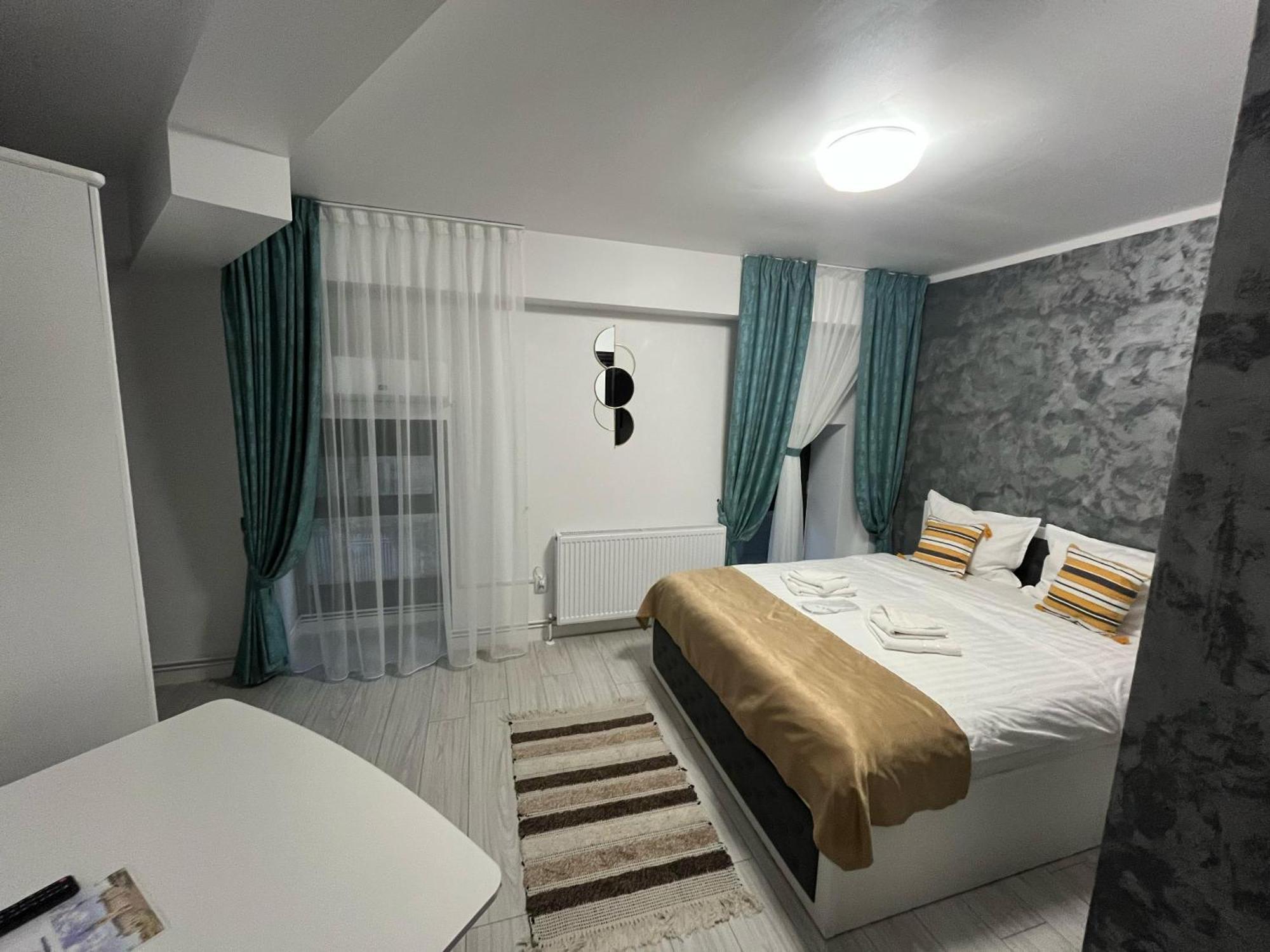 Grey Boutique Hotel Palas Iasi Extérieur photo
