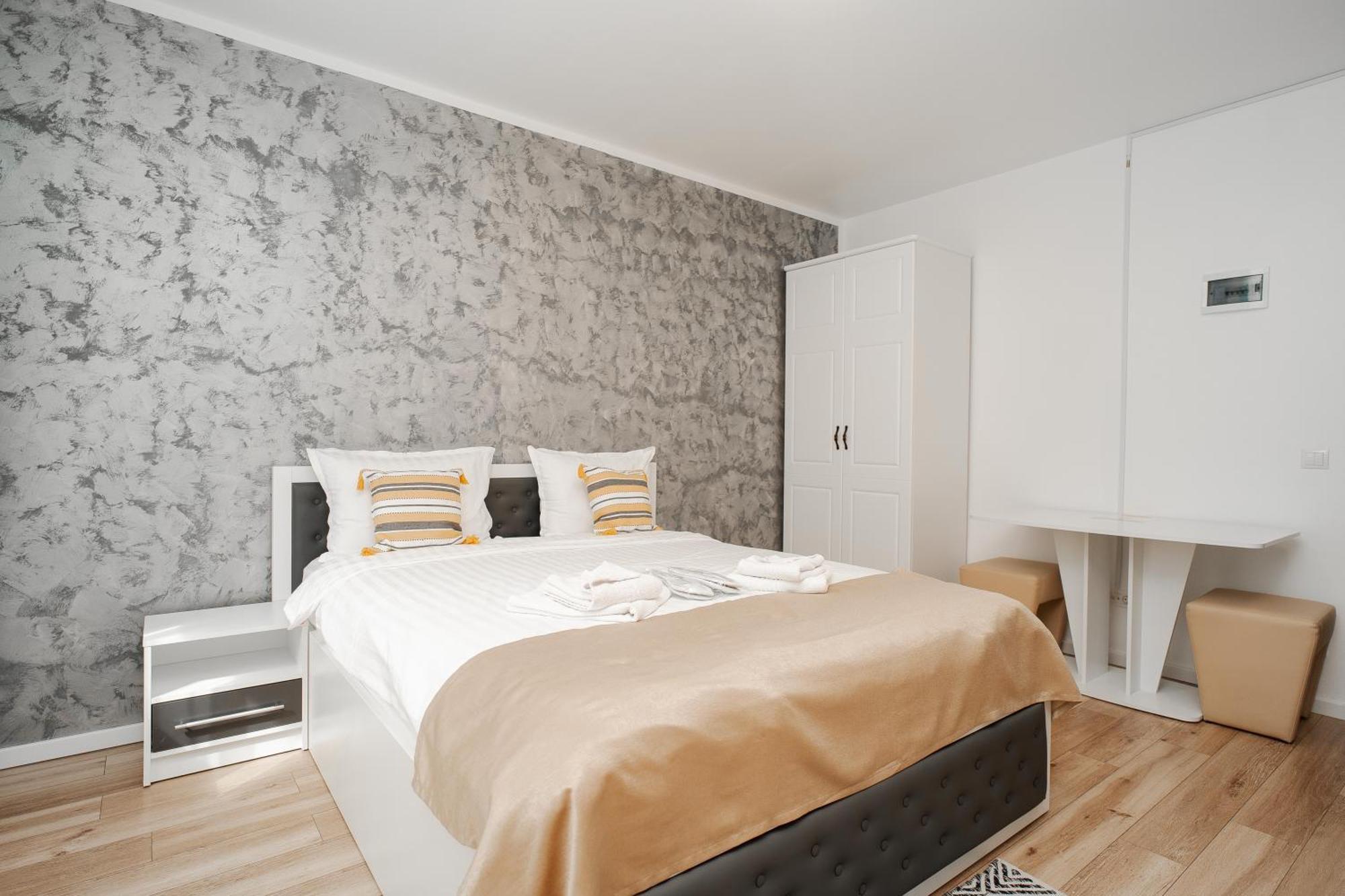 Grey Boutique Hotel Palas Iasi Extérieur photo